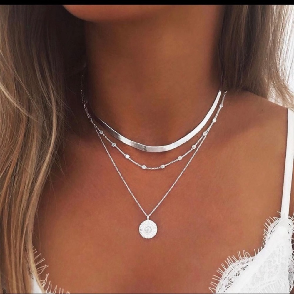 Chic Silver layered necklace